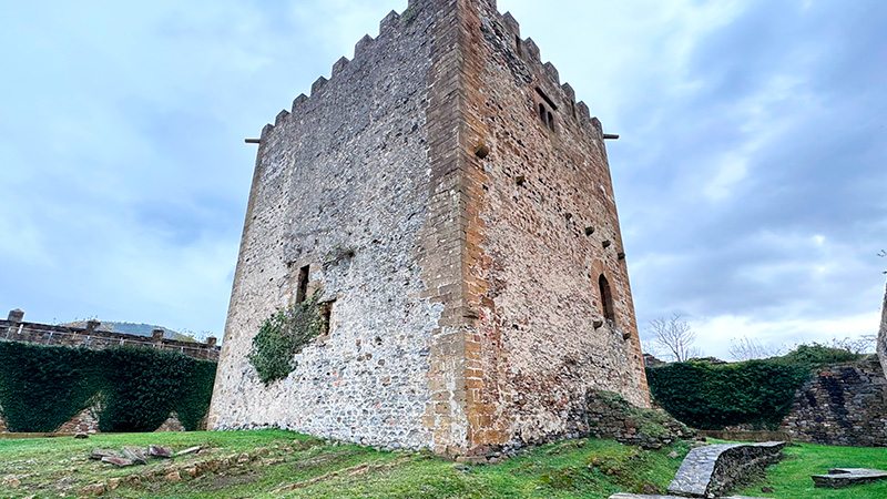 castillo munatones interior