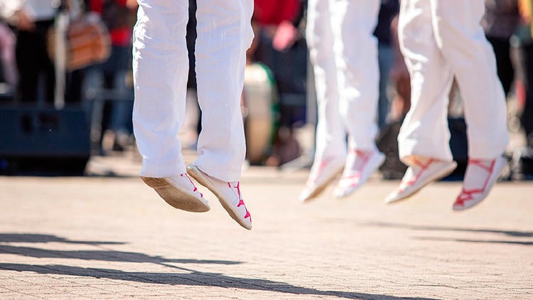 danzas vascas tradicionales alpargatas