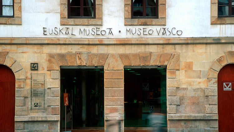 museos gratis bilbao euskal museoa